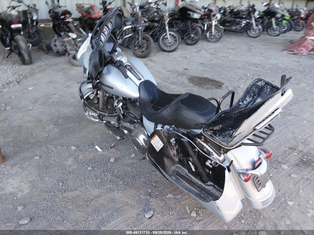 Harley-Davidson FLHX 2023 1HD1KBC11PB617113 Image 3