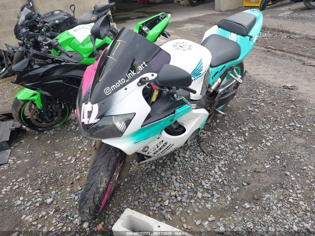 46121773 :رقم المزاد ، JH2PC35062M304324 vin ، 2002 Honda Cbr600 F4 مزاد بيع