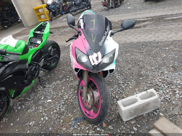 46121773 :رقم المزاد ، JH2PC35062M304324 vin ، 2002 Honda Cbr600 F4 مزاد بيع