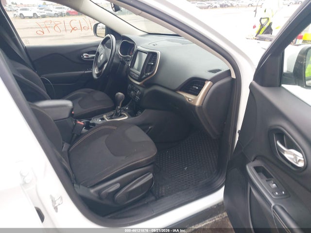 46121876 :رقم المزاد ، 1C4PJMCSXFW631070 vin ، 2015 Jeep Cherokee Latitude مزاد بيع