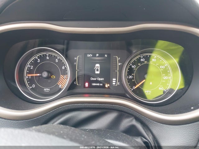 46121876 :رقم المزاد ، 1C4PJMCSXFW631070 vin ، 2015 Jeep Cherokee Latitude مزاد بيع