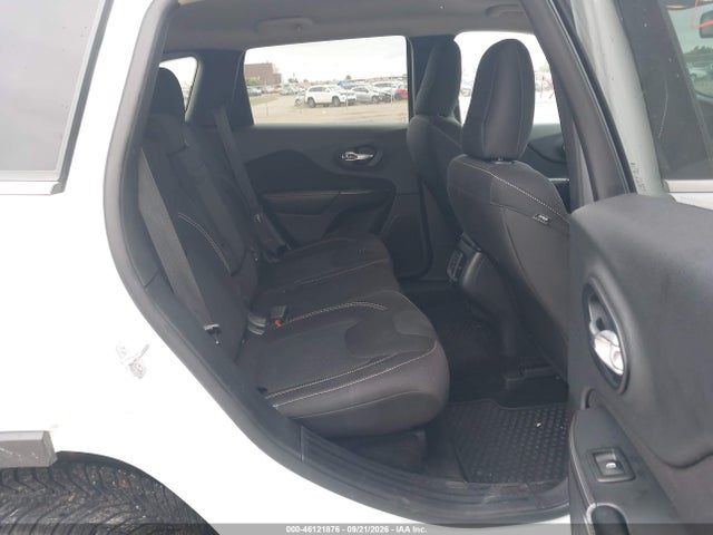 46121876 :رقم المزاد ، 1C4PJMCSXFW631070 vin ، 2015 Jeep Cherokee Latitude مزاد بيع