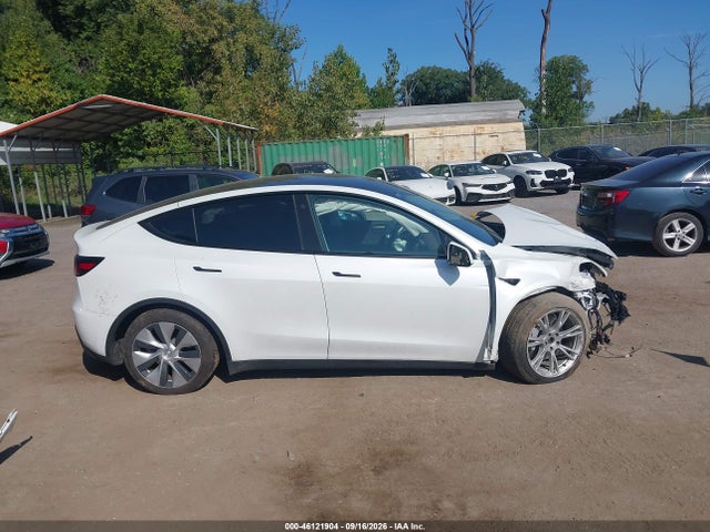Tesla Model Y 2023 7SAYGDEE5PF663606 Image 11