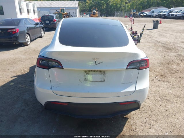 Tesla Model Y 2023 7SAYGDEE5PF663606 Image 14