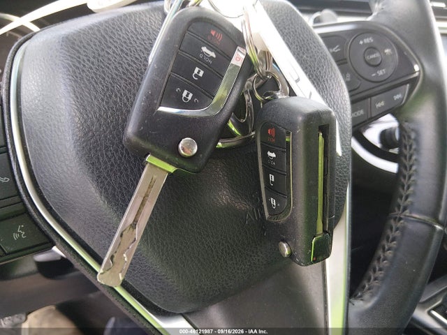 46121987 :رقم المزاد ، 4T1B11HK5JU641474 vin ، 2018 Toyota Camry Se مزاد بيع