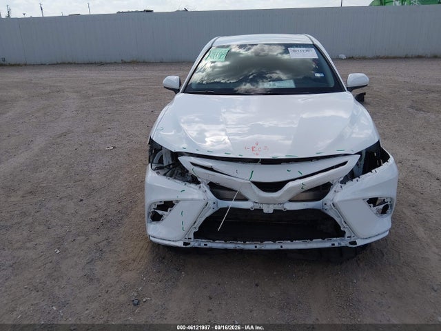 46121987 :رقم المزاد ، 4T1B11HK5JU641474 vin ، 2018 Toyota Camry Se مزاد بيع