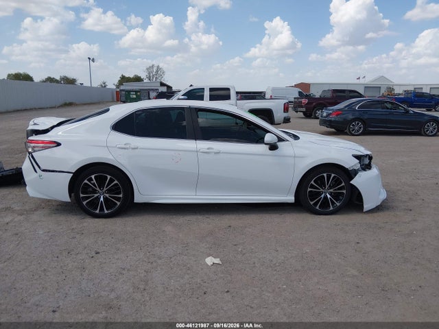 46121987 :رقم المزاد ، 4T1B11HK5JU641474 vin ، 2018 Toyota Camry Se مزاد بيع