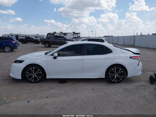 46121987 :رقم المزاد ، 4T1B11HK5JU641474 vin ، 2018 Toyota Camry Se مزاد بيع