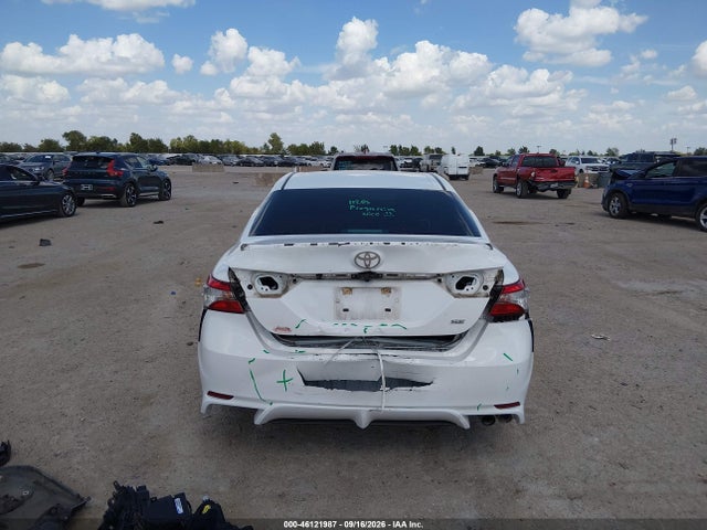 46121987 :رقم المزاد ، 4T1B11HK5JU641474 vin ، 2018 Toyota Camry Se مزاد بيع