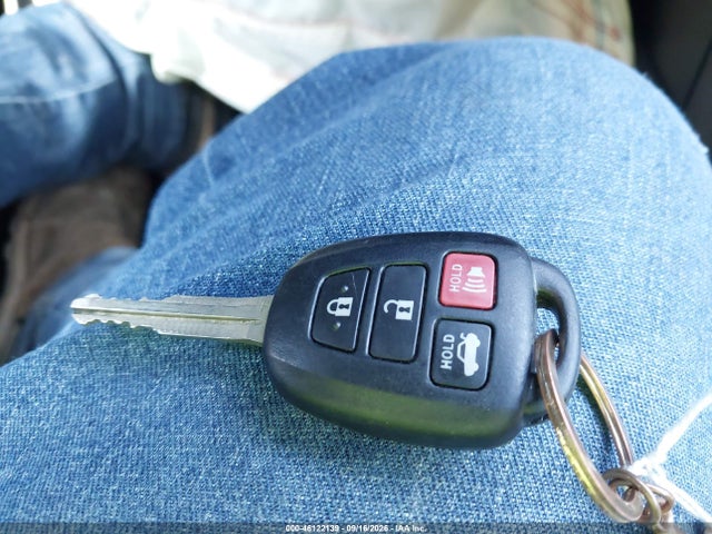 46122139 :رقم المزاد ، 2T1BURHEXJC997081 vin ، 2018 Toyota Corolla Le مزاد بيع