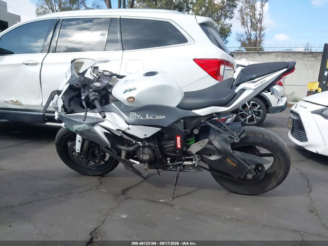 46122168 :رقم المزاد ، JKBZXJH15MA007487 vin ، 2021 Kawasaki Zx636 K مزاد بيع