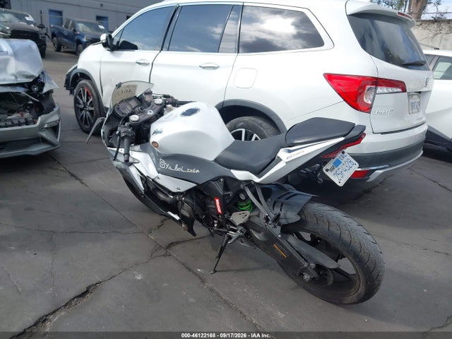 46122168 :رقم المزاد ، JKBZXJH15MA007487 vin ، 2021 Kawasaki Zx636 K مزاد بيع
