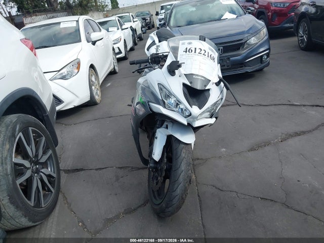 46122168 :رقم المزاد ، JKBZXJH15MA007487 vin ، 2021 Kawasaki Zx636 K مزاد بيع