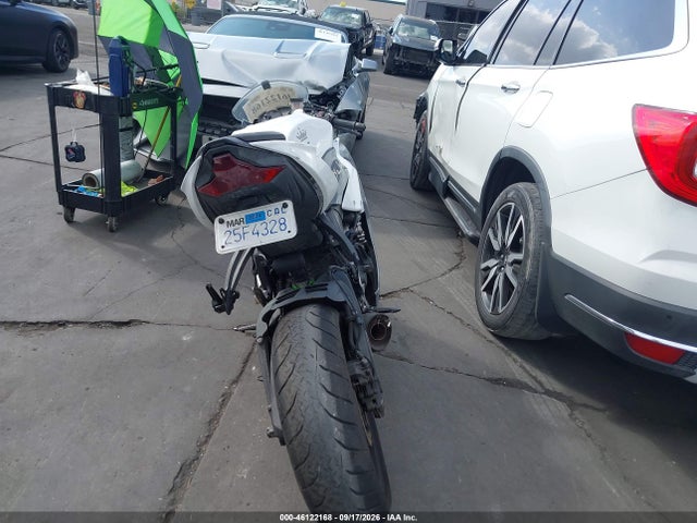 46122168 :رقم المزاد ، JKBZXJH15MA007487 vin ، 2021 Kawasaki Zx636 K مزاد بيع