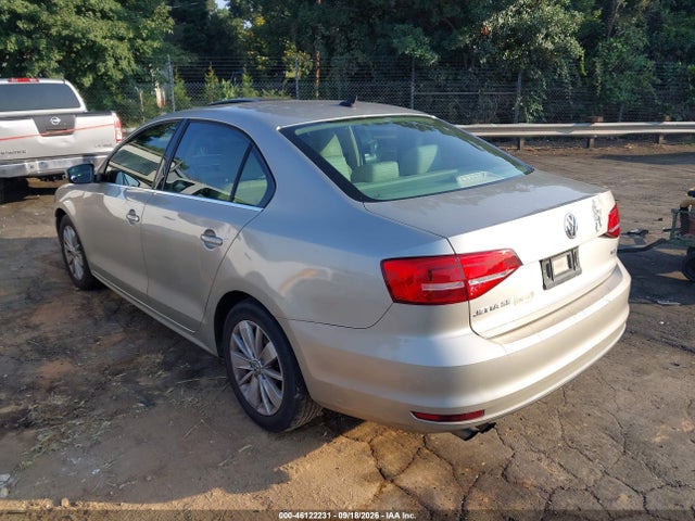 2015 Volkswagen Jetta 1.8t Se მანქანა იყიდება აუქციონზე, vin: 3VWD07AJ2FM251011, აუქციონის ნომერი: 46122231