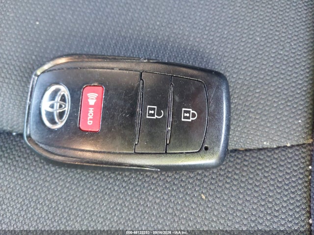 2024 Toyota Corolla Cross Le მანქანა იყიდება აუქციონზე, vin: 7MUBAABG0RV115705, აუქციონის ნომერი: 46122253