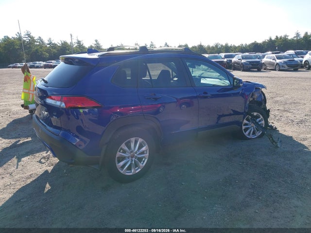 2024 Toyota Corolla Cross Le მანქანა იყიდება აუქციონზე, vin: 7MUBAABG0RV115705, აუქციონის ნომერი: 46122253