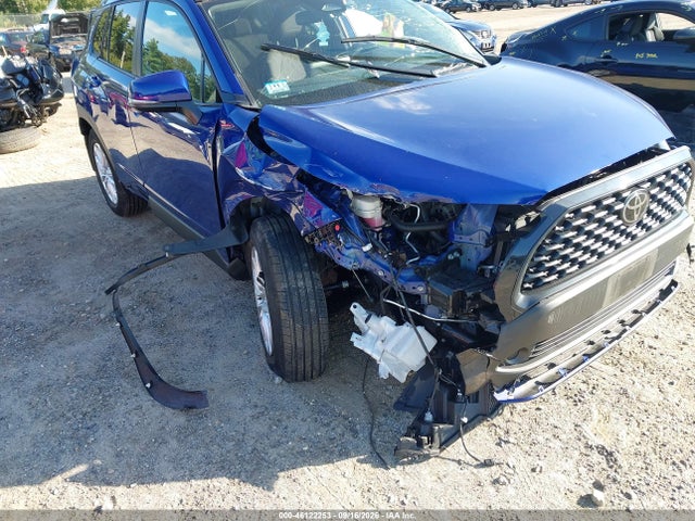 2024 Toyota Corolla Cross Le მანქანა იყიდება აუქციონზე, vin: 7MUBAABG0RV115705, აუქციონის ნომერი: 46122253