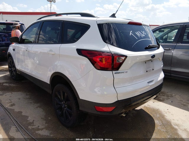 46122373 :رقم المزاد ، 1FMCU0GD8KUA40926 vin ، 2019 Ford Escape Se مزاد بيع