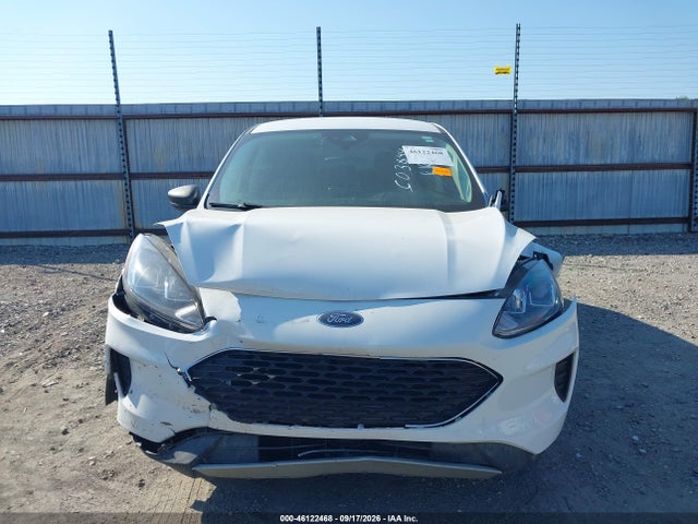 46122468 :رقم المزاد ، 1FMCU0G63NUC03844 vin ، 2022 Ford Escape Se مزاد بيع