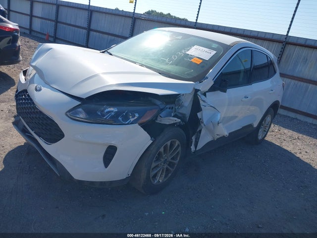 46122468 :رقم المزاد ، 1FMCU0G63NUC03844 vin ، 2022 Ford Escape Se مزاد بيع