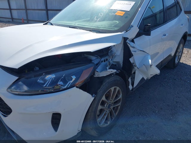 46122468 :رقم المزاد ، 1FMCU0G63NUC03844 vin ، 2022 Ford Escape Se مزاد بيع