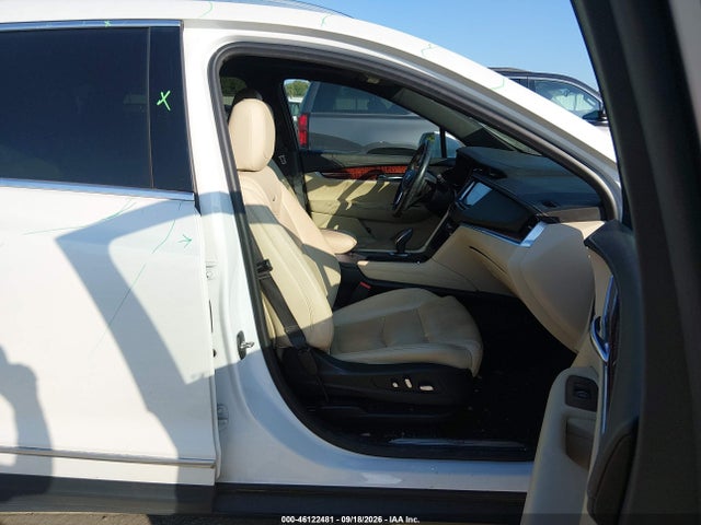 2017 Cadillac Xt5 Luxury მანქანა იყიდება აუქციონზე, vin: 1GYKNBRS0HZ111014, აუქციონის ნომერი: 46122481