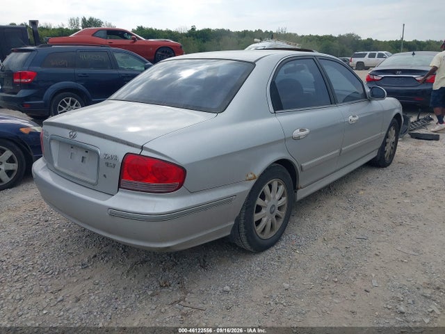 46122556 :رقم المزاد ، KMHWF35H32A662169 vin ، 2002 Hyundai Sonata Gls/lx مزاد بيع