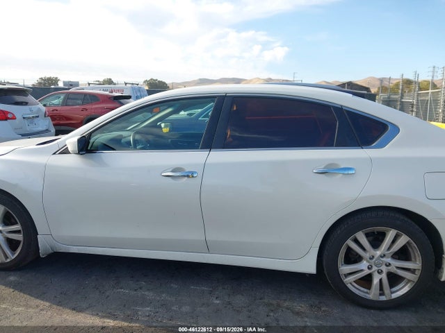 Продажа на аукционе авто 2013 Nissan Altima 3.5 S, vin: 1N4BL3AP8DN543110, номер лота: 46122612