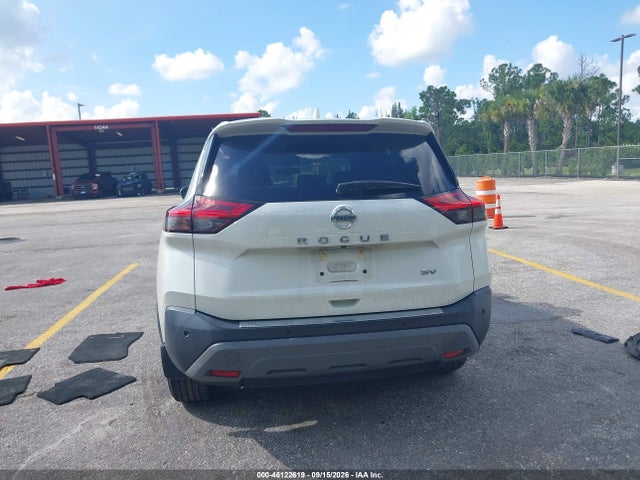 46122619 :رقم المزاد ، 5N1AT3BA4MC745210 vin ، 2021 Nissan Rogue Sv Fwd مزاد بيع
