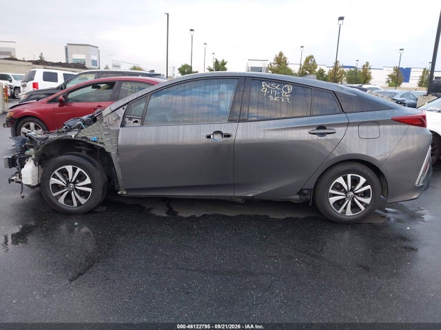 46122795 :رقم المزاد ، JTDKARFP2H3062573 vin ، 2017 Toyota Prius Prime Premium مزاد بيع