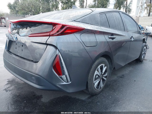 46122795 :رقم المزاد ، JTDKARFP2H3062573 vin ، 2017 Toyota Prius Prime Premium مزاد بيع