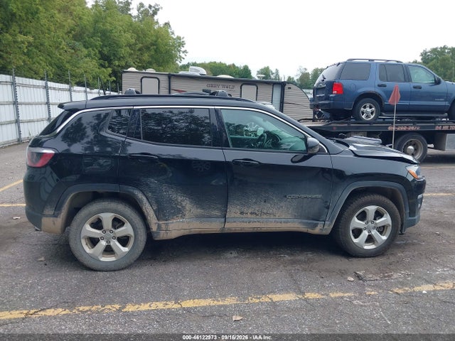 2018 Jeep Compass Latitude 4x4 მანქანა იყიდება აუქციონზე, vin: 3C4NJDBB7JT185533, აუქციონის ნომერი: 46122973