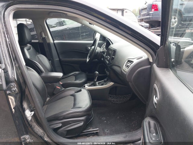 2018 Jeep Compass Latitude 4x4 მანქანა იყიდება აუქციონზე, vin: 3C4NJDBB7JT185533, აუქციონის ნომერი: 46122973