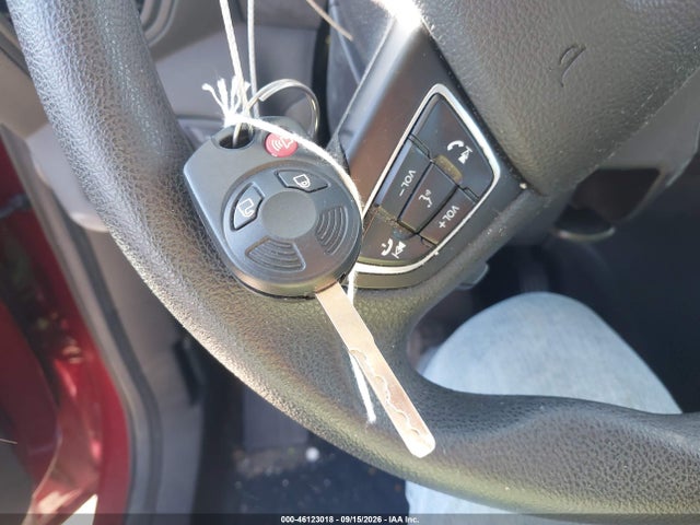 Продажа на аукционе авто 2017 Ford Escape Se, vin: 1FMCU9GD4HUA27328, номер лота: 46123018