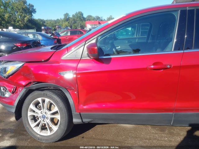 Продажа на аукционе авто 2017 Ford Escape Se, vin: 1FMCU9GD4HUA27328, номер лота: 46123018