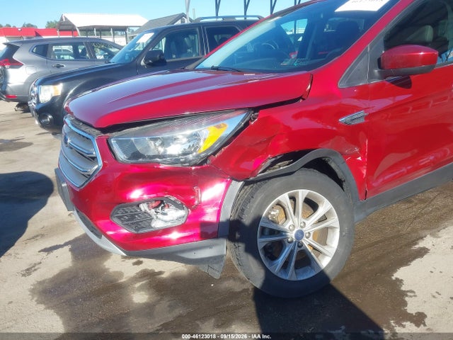Продажа на аукционе авто 2017 Ford Escape Se, vin: 1FMCU9GD4HUA27328, номер лота: 46123018