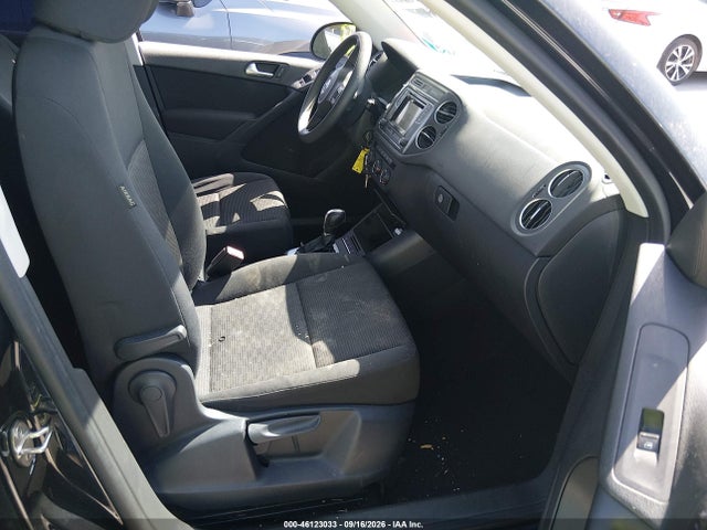 46123033 :رقم المزاد ، WVGBV7AX2HK046651 vin ، 2017 Volkswagen Tiguan 2.0t/2.0t S مزاد بيع