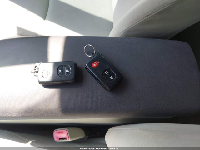 2011 Toyota Prius Two მანქანა იყიდება აუქციონზე, vin: JTDKN3DU1B0273038, აუქციონის ნომერი: 46123045