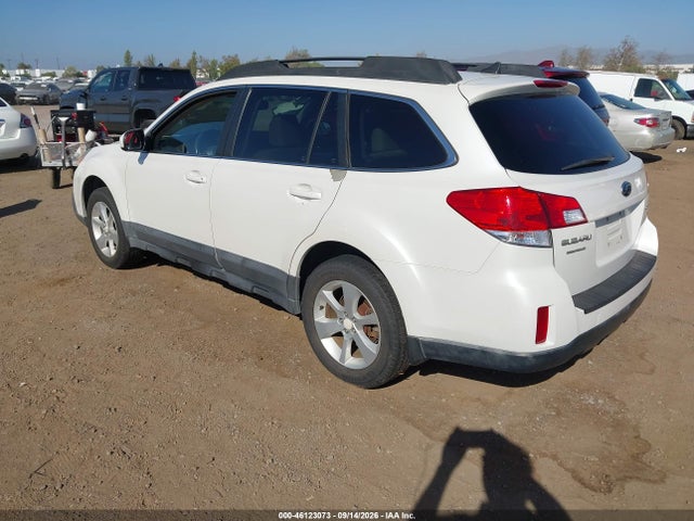 Subaru Outback 2.5i Premium 2014 4S4BRBCCXE3245180 Image 3