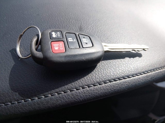 Auction sale of the 2016 Toyota Corolla Le, vin: 5YFBURHE3GP405688, lot number: 46123270