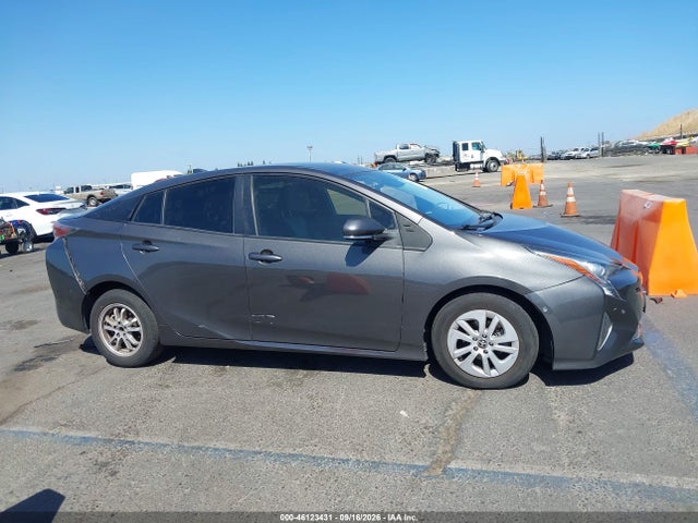 Toyota Prius Two 2017 JTDKBRFU4H3550846 Image 13
