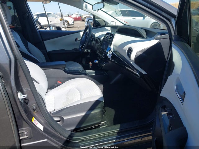 Toyota Prius Two 2017 JTDKBRFU4H3550846 Image 5
