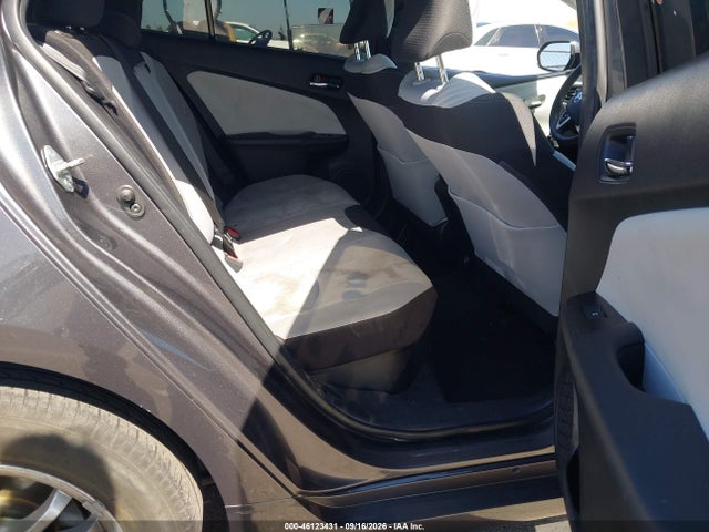 Toyota Prius Two 2017 JTDKBRFU4H3550846 Image 8