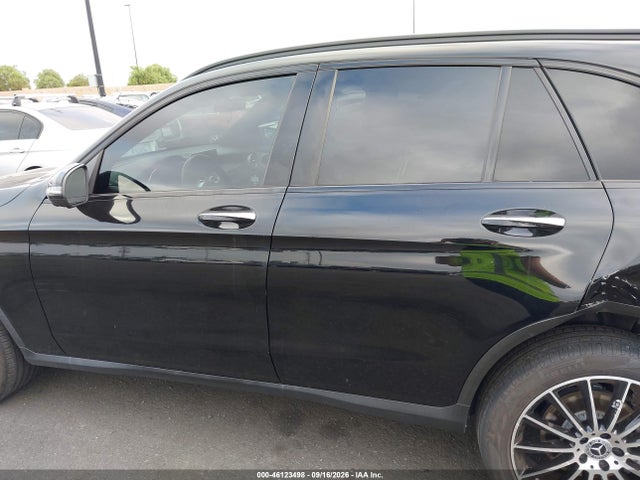 2022 Mercedes-benz Glc 300 Suv მანქანა იყიდება აუქციონზე, vin: W1N0G8DB8NV398082, აუქციონის ნომერი: 46123498