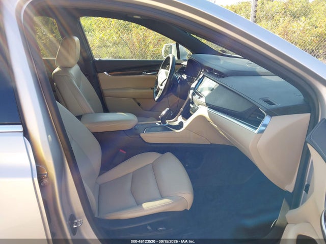 46123520 :رقم المزاد ، 1GYKNARS1HZ228921 vin ، 2017 Cadillac Xt5 Standard مزاد بيع