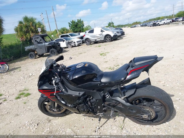 Yamaha YZFR1 2017 JYARN39E8HA003271 Image 13