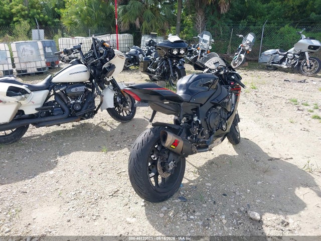 Yamaha YZFR1 2017 JYARN39E8HA003271 Image 4