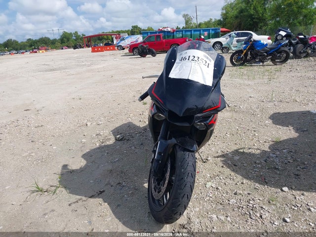 Yamaha YZFR1 2017 JYARN39E8HA003271 Image 5
