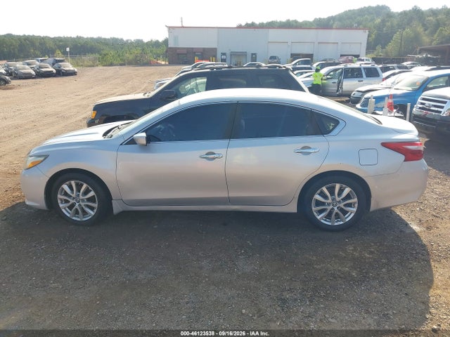 Auction sale of the 2016 Nissan Altima 2.5 S, vin: 1N4AL3AP4GN385896, lot number: 46123538